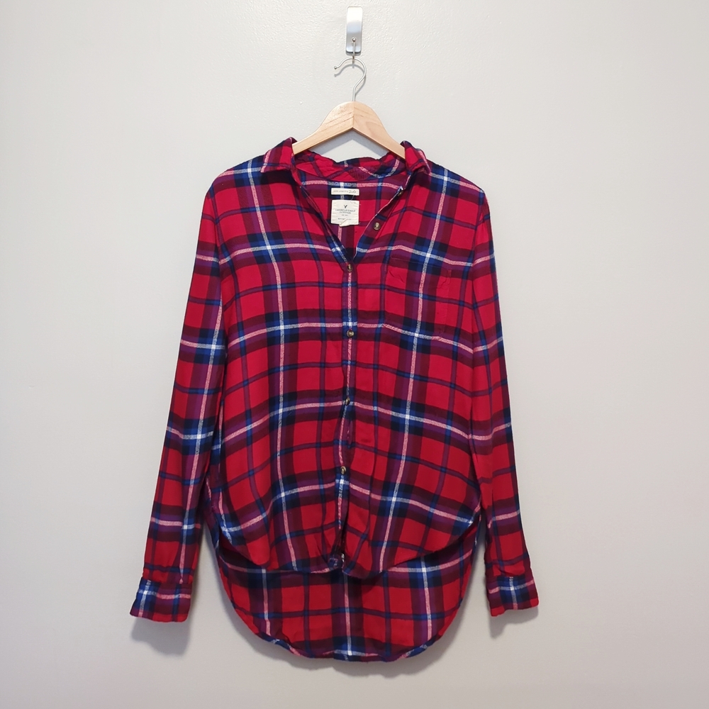 American Eagle Outfitters Ahh-Mazing Boyfriend Fit Plaid Button-Down